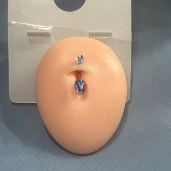 Bellybutton ring - Picture 1 of 1